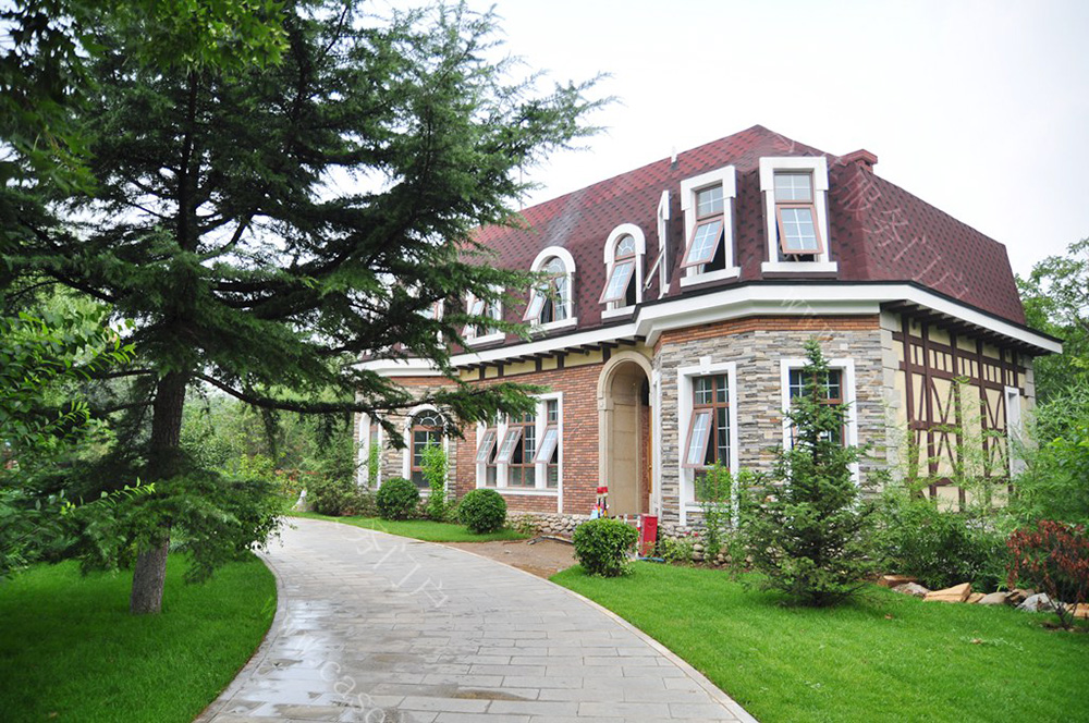 c2e2aa24b5c048a2b3d9f5ba03d26997