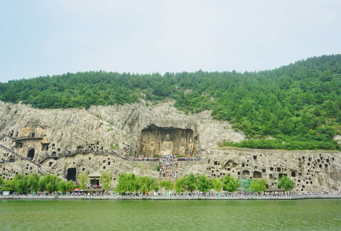 龙门石窟