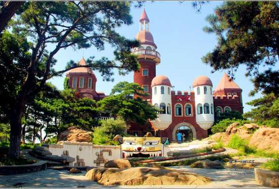 秦皇岛北戴河怪楼奇园景区